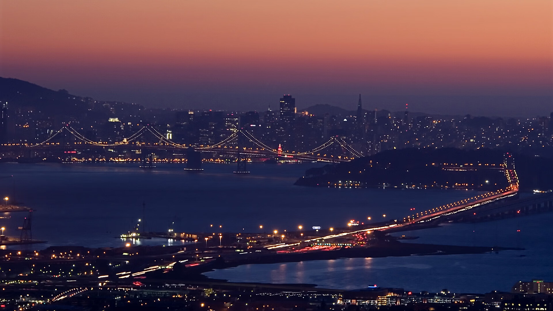 米兰体育APP-凯恩双响建功，领衔拜仁锋线制胜，凯恩是那个球队