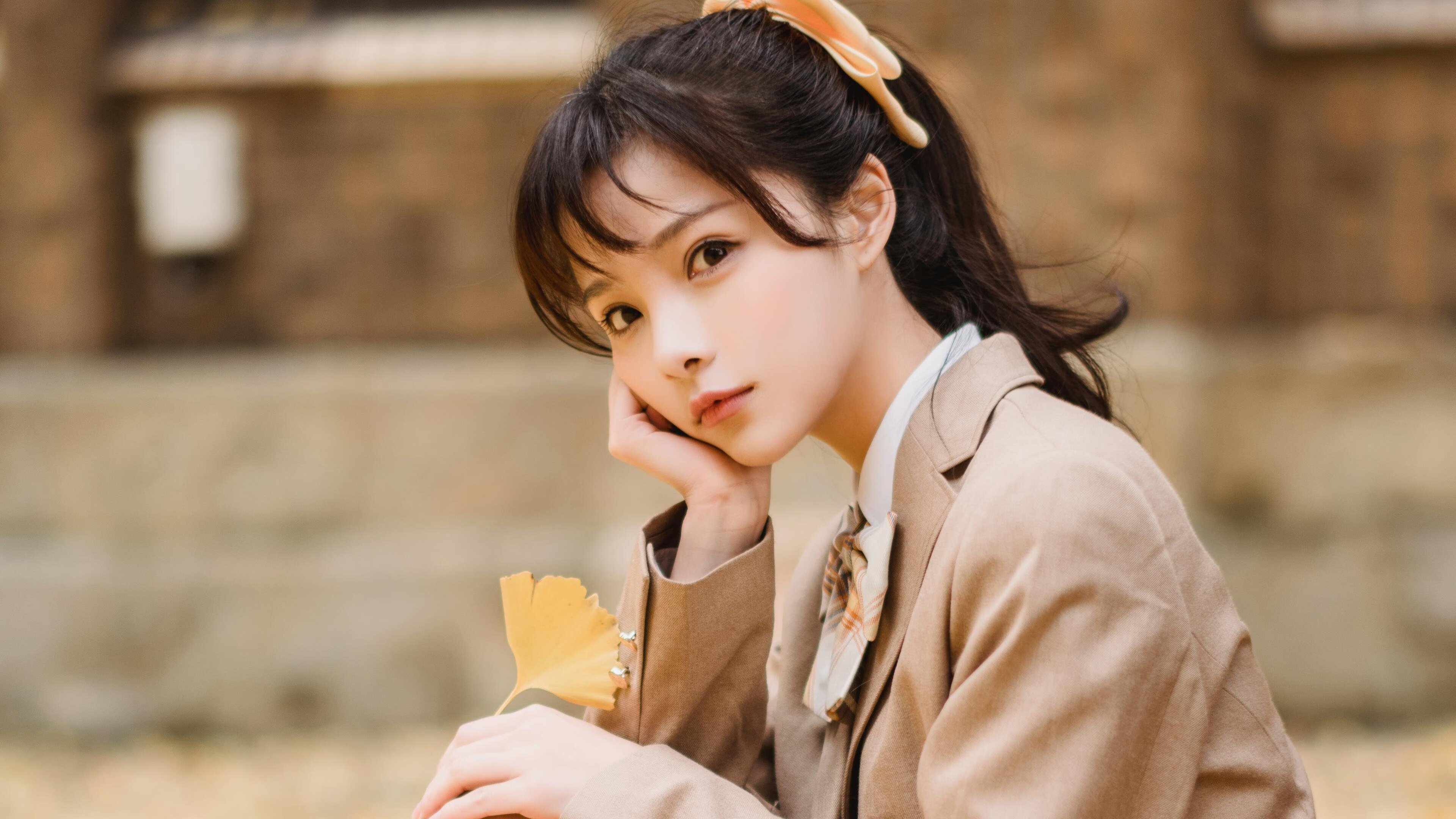 浓眉状态火热连续封盖成为湖人内线屏障,湖人浓眉打什么位置