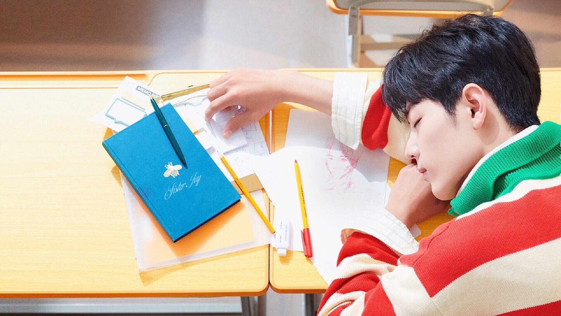 米兰登录入口-詹姆斯庆祝生日与队友聚餐，詹姆斯生日聚会